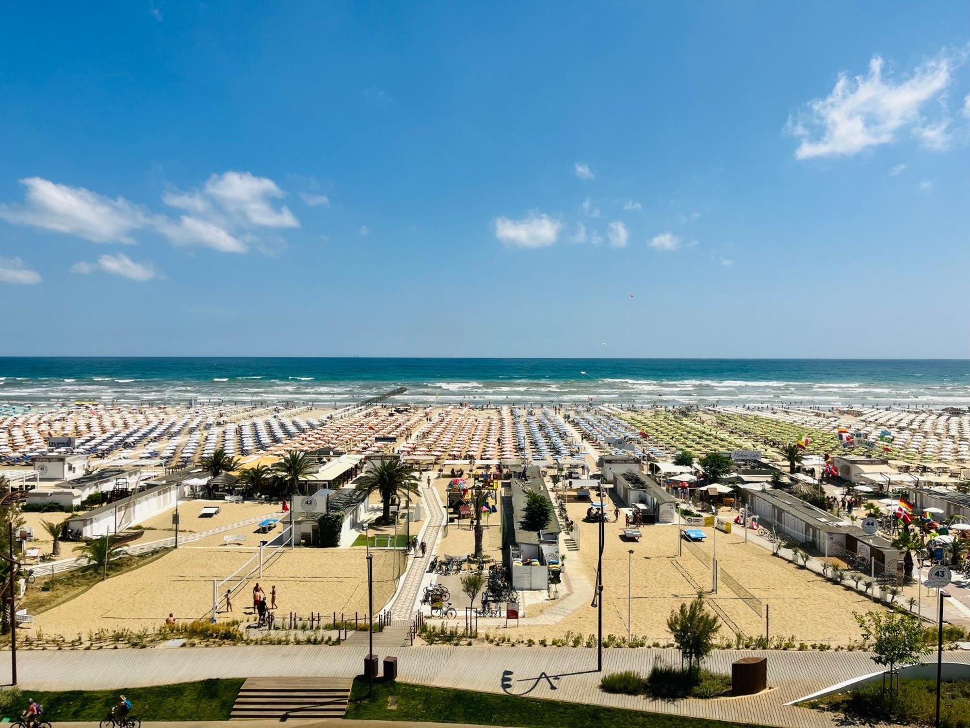 רימיני Hotel Columbia Frontemare מראה חיצוני תמונה